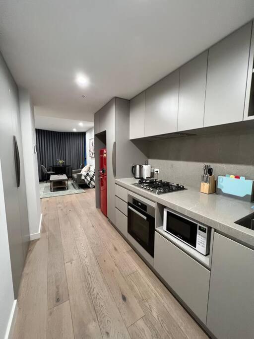 Comfy 2 Bed Apartment In The Heart Of ملبورن المظهر الخارجي الصورة